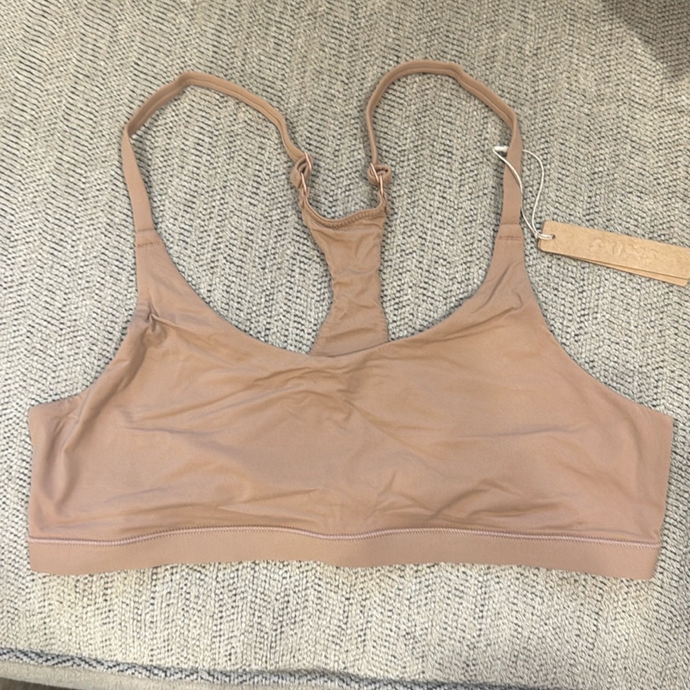 Skims - FITS EVERYBODY RACERBACK SCOOP BRALETTE | SIENNA size large